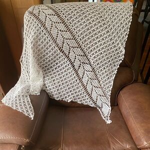 FALLING LEAVES SHAWL